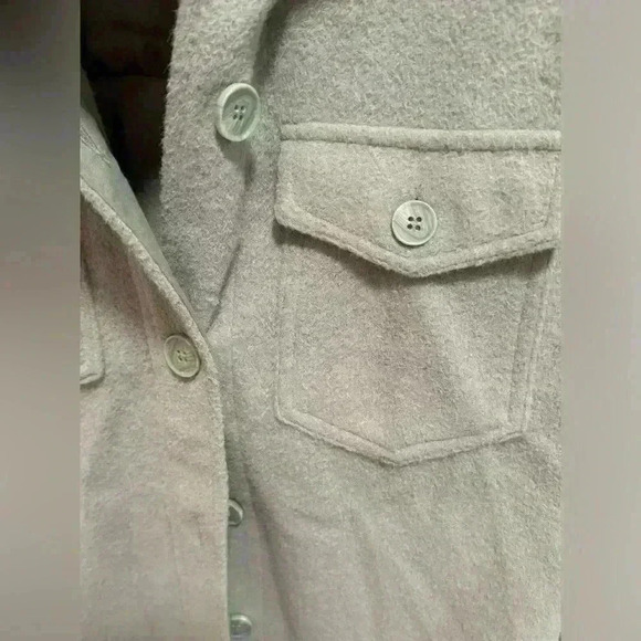 NWOT Sage Green Fleece Button Down Size Small - Picture 2 of 6